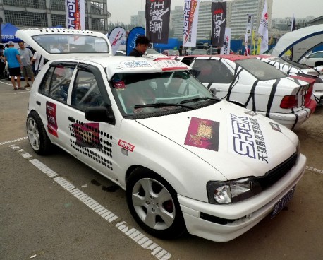 Extreme Tuning in China: 300HP V6 in a Xiali