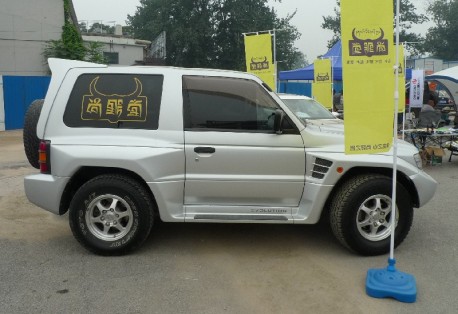 Spotted in China: Mitsubishi Pajero Evolution