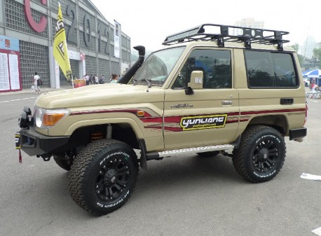 Toyota Land Cruiser J70 is Pimped in China