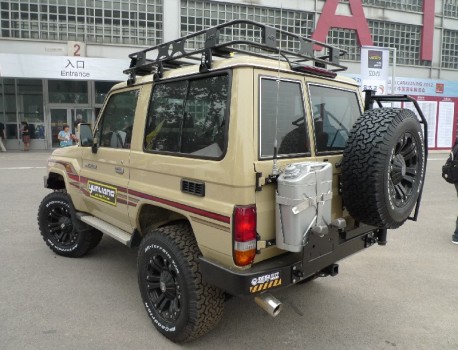 Toyota Land Cruiser J70 is Pimped in China