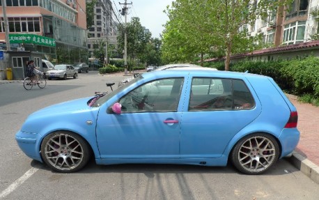 Volkswagen Golf in Blue and some Pink in China