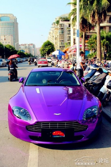 Aston Marin V8 Vantage is shiny purple in China