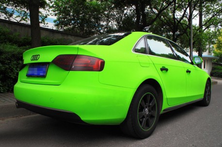 Audi A4L is shiny lime green in China