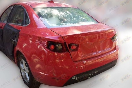 Spy Shots: Beijing Auto C50E in Red