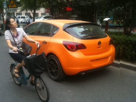 Buick Excelle XT is matte orange in China