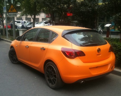 Buick Excelle XT is matte orange in China