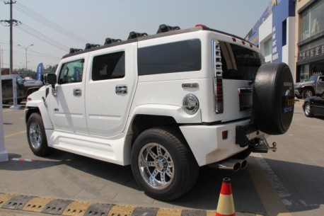 Hummer H2 with a body kit in China