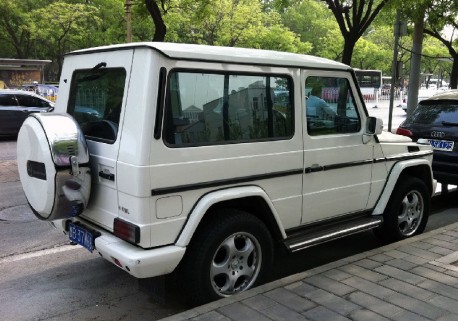 Spotted in China: Mercedes-Benz G500 SWB in White