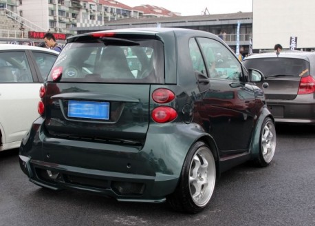 Smart ForTwo gets super wide in China