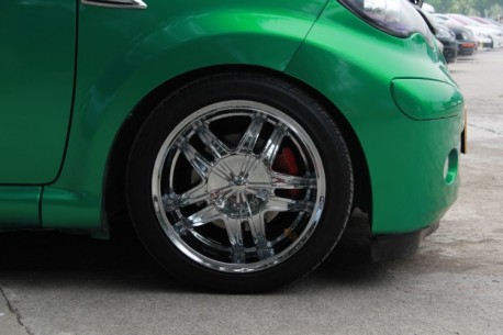 BYD F0 is a green Batman in China