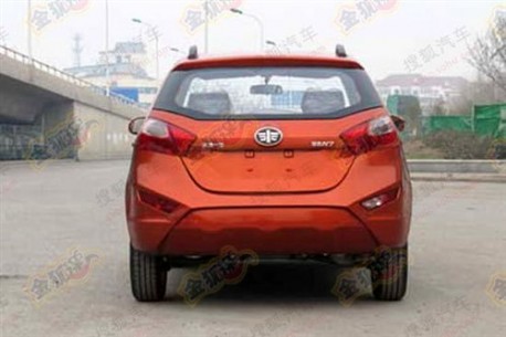 Spy Shots: FAW-Xiali N7 without camouflage in China