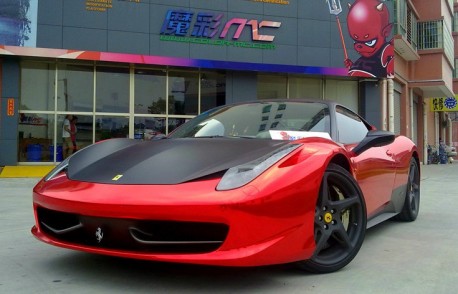 Ferrari 458 Italia in shiny red & matte black in China