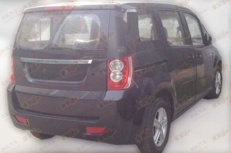 Spy Shots: Geely GLEagle GV5 testing in China