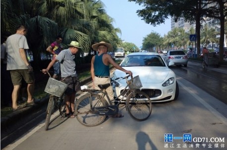 Crash Time China: Maserati GT vs Honda CR-V