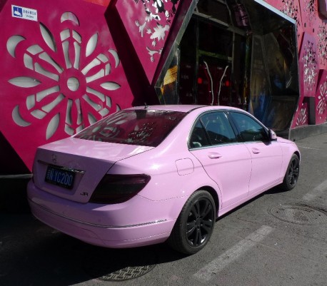 Mercedes-Benz C200 is Pink in China