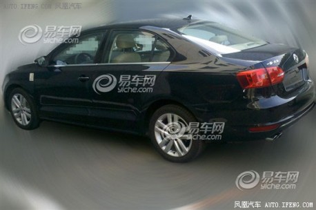 Spy Shots: Volkswagen Sagitar GLI testing in China