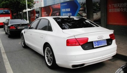 Audi A8L is black & white in China