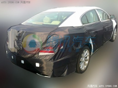 Spy Shots: facelifted Buick Lacrosse losing some camo in China
