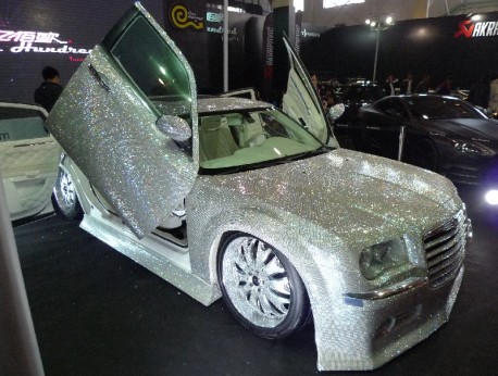 Chrysler 300C is Extremely Bling in China