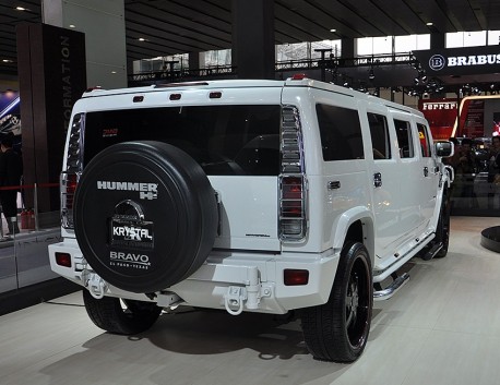 Super Stretched Hummer H2 for 2.95 million yuan in China