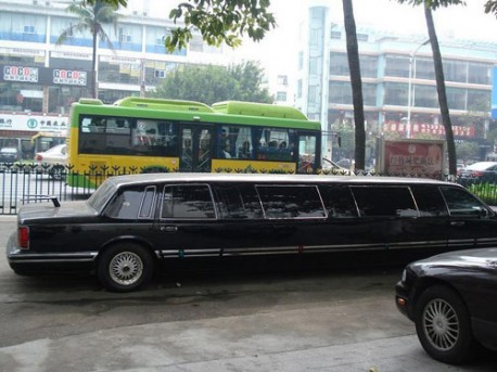 Super Stretched Lincoln Town Car in China
