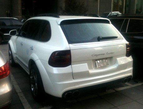 Porsche Cayenne with a fat-ass body kit in China