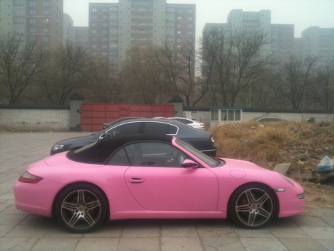 Porsche 911 is Pink in China