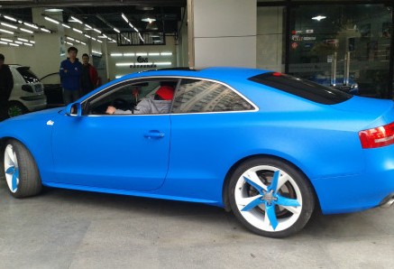 Audi A5 is matte blue in China