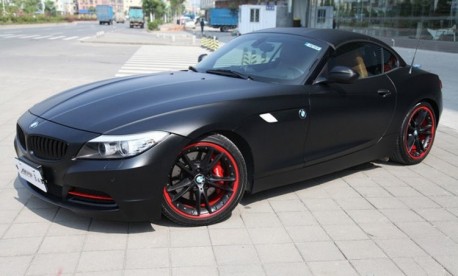 BMW Z4 is matte black in China