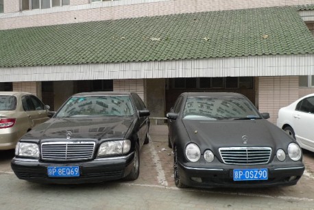 Spotted in China: double Benz
