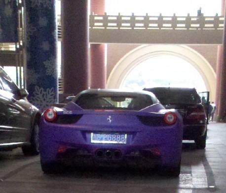 Ferrari 458 Italia is matte purple & matte black in China