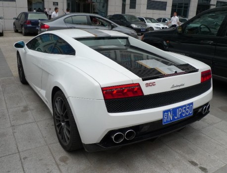 Spotted in China: Lamborghini Gallardo LP550-2 Balboni