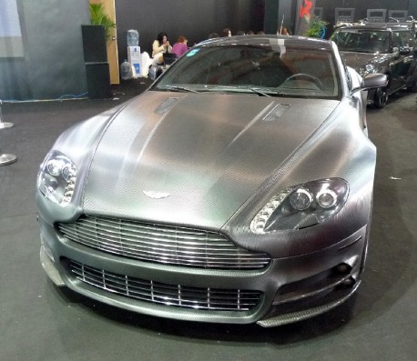 Mansory Aston Martin DB9 is matte black carbon fiber in China