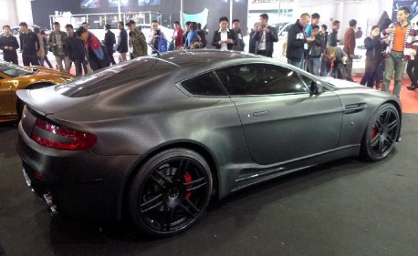 Mansory Aston Martin DB9 is matte black carbon fiber in China