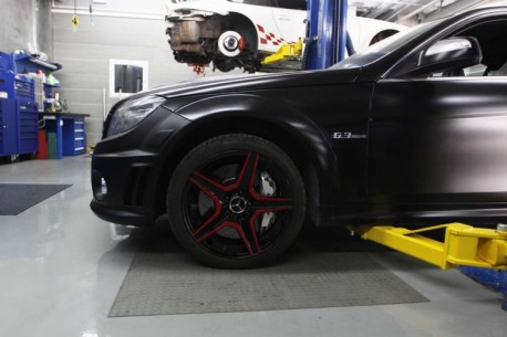 Mercedes-Benz C63 AMG is matte black in China