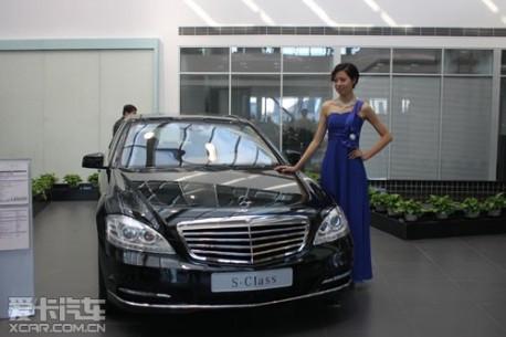 Mercedes-Benz merges its sales activities in China