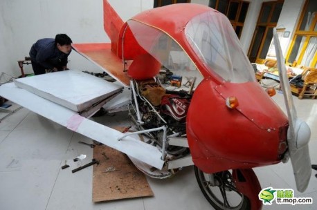 Chinese Farmer invents a Flying Motorbike