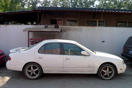 Spotted in China: first generation Nissan Altima