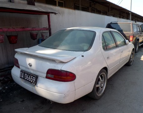 Spotted in China: first generation Nissan Altima