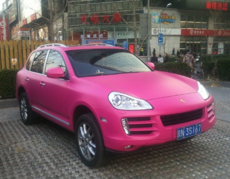 Porsche Cayenne is Pink in China