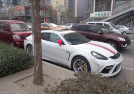 Spotted in China: Mansory Porsche Panamera