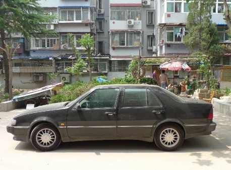 Spotted in China: Saab 9000 CD