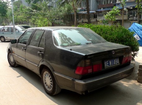 Spotted in China: Saab 9000 CD