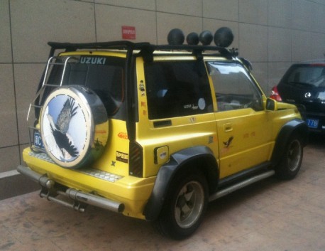 Spotted in China: Suzuki Vitara JX is pimped & yellow