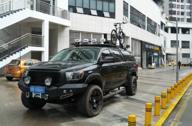 Toyota Tundra is big, bad & black in China