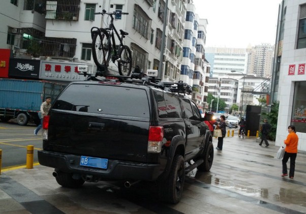 Toyota Tundra is big, bad & black in China