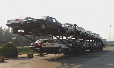Extreme Transport: 26 Volkswagens on One Truck in China
