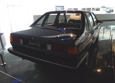 Shanghai Car Museum: 1983 Volkswagen Santana