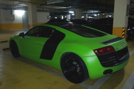 Audi R8 is matte-lime green in China
