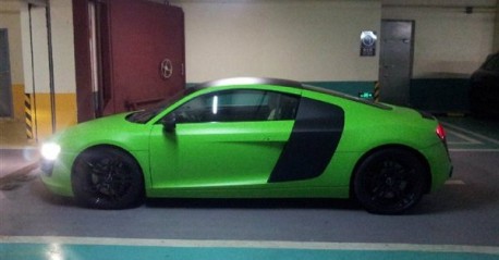 Audi R8 is matte-lime green in China